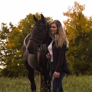 Meet your Posher, Alyssa